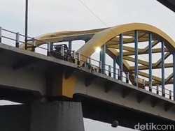 Viral Tukang Becak Buang Sampah ke Sungai Musi Bikin Pemkot Gregetan