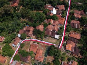 Wow, Bendera Merah Putih Sepanjang 350 Meter Mejeng di Jateng
