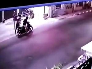 Terekam CCTV, Pencurian Motor di Pasuruan Digagalkan Warga