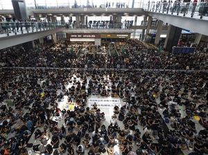 Ribuan Demonstran Duduki Bandara, Ini Imbauan untuk WNI di Hong Kong