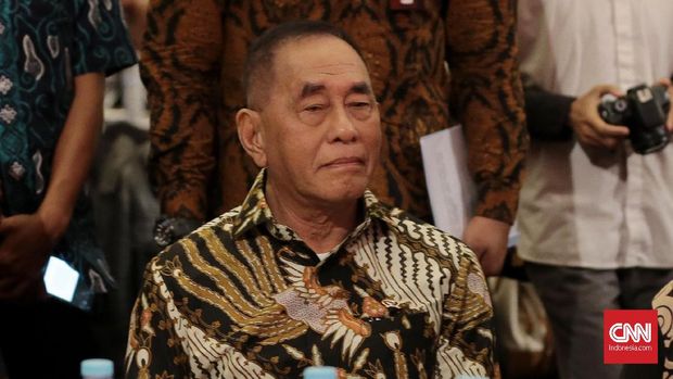 Ketua Dewan Gelar Ryamizard Ryacudu menyebut tanda jasa untuk HAdi Poernomo bisa dievaluasi bila ada perkembangan hukum.