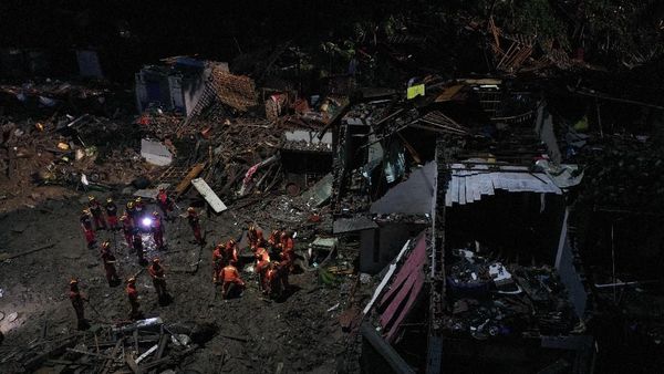 Dahsyatnya Topan Lekima yang Tewaskan 32 Orang di China
