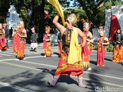 Kekayaan Banyuwangi Ditampilkan di Pawai Pelajar