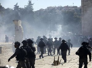 Bubarkan Massa Palestina, Polisi Israel Tembaki Peluru Karet-Air Sigung