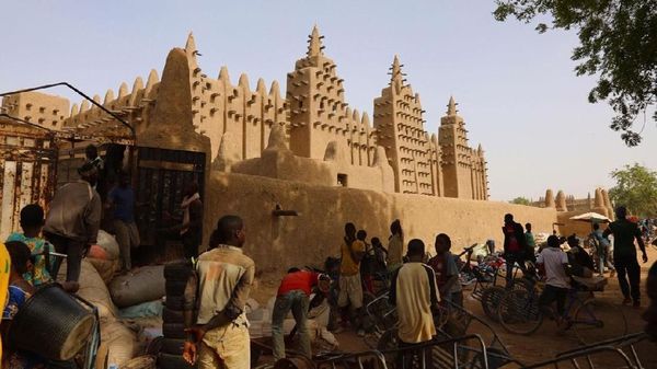 Potret Masjid Megah dari Lumpur di Mali
