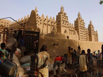 Potret Masjid Megah dari Lumpur di Mali