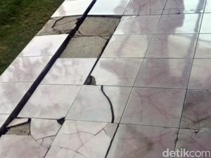 Rumah Warga Retak Diduga Akibat Ledakan Tambang di Sukabumi