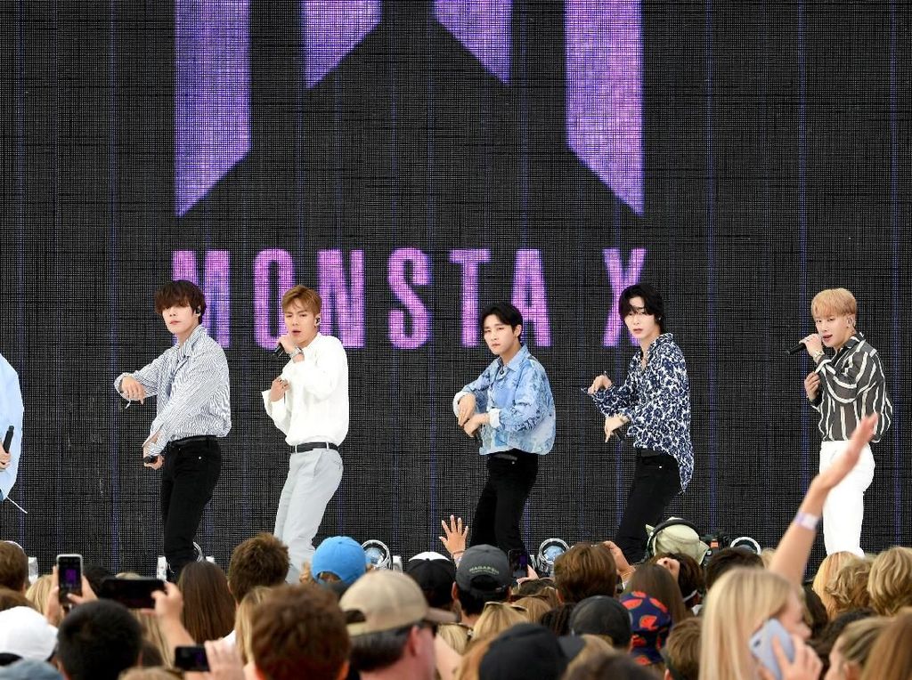 MONSTA X Jadi Ambassador Kampanye #TogetherBand PBB MONSTA X Jadi Ambassador Kampanye #TogetherBand PBB