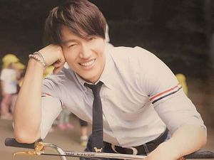Lihat Senyum Jerry Yan yang 17 Tahun Jagain Jodoh Orang Lihat Senyum Jerry Yan yang 17 Tahun Jagain Jodoh Orang