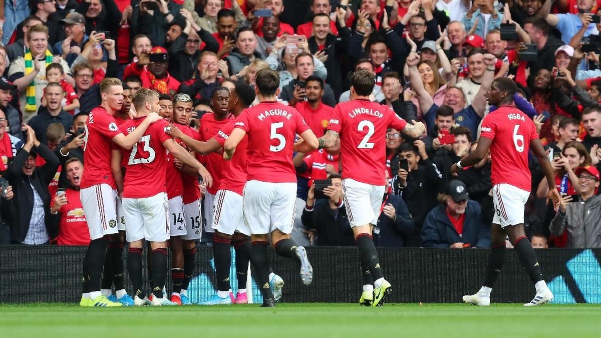 Pemain Manchester United merayakan kemenangan atas Chelsea di pekan pertama Liga Inggris. (Foto: Julian Finney / Getty Images)