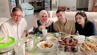 10 Selebriti Berpose Keren Saat Rayakan Idul Adha