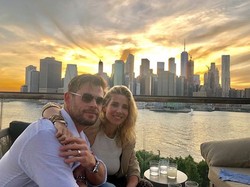 Sweet Abis! Chris Hemsworth dan Elsa Pataky Foto Mesra Rayakan 10 Tahun Nikah