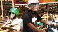 Uniknya Potret Muslim Saat Bawa Hewan Kurban, Ada yang Naik Bajaj dan Ojol