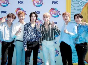 BTS Absen, Monsta X Main di Teen Choice Awards
