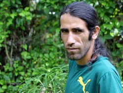 Pengungsi Iran di Kamp Tahanan Australia Menang Penghargaan Buku Bergengsi