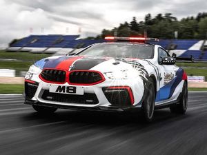 Resmi Jadi Armada MotoGP Safety Car, Begini Gagahnya BMW M8