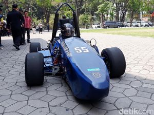 Mobil Balap Mahasiswa Siap Berlaga di Jepang Mobil Balap Mahasiswa Siap Berlaga di Jepang