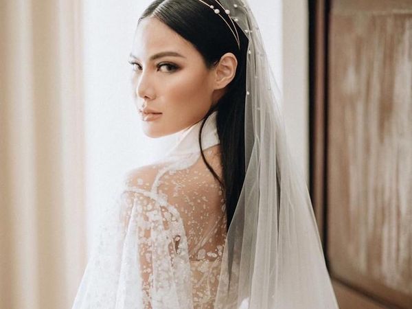 Potret Beauty Influencer Vinna Gracia yang Makeup Sendiri di Hari Pernikahan