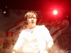 Aksi Panggung GIGI Tutup Avanza Veloz Sebangsa Medan