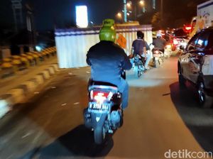 Hanya untuk Masyarakat Miskin, Helm Unik ala Elpiji 3 Kg Hanya untuk Masyarakat Miskin, Helm Unik ala Elpiji 3 Kg