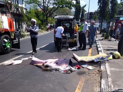 Motor Tabrak Median, Mantan Kades di Pasuruan Tewas Terlindas Truk