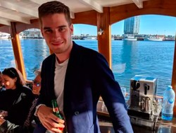 Inspiratif! Perjuangan Mantan Gelandangan Jadi Miliarder