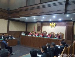 Jurus Tak Tahu Novanto di Sidang Sofyan Basir soal Fee 2,5 Persen