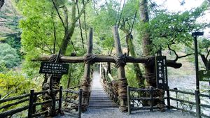 Foto: Jembatan Tradisional Unik dari Jepang