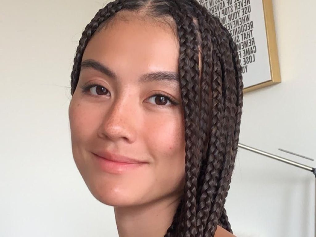 Agnez Mo Pamer Pijat Wajah Pakai Roller, Ini Manfaatnya untuk Kecantikan Agnez Mo Pamer Pijat Wajah Pakai Roller, Ini Manfaatnya untuk Kecantikan