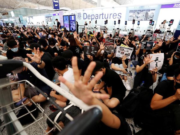 Bandara Hong Kong Hari Ini