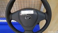 Intip Jeroan Mobil Esemka