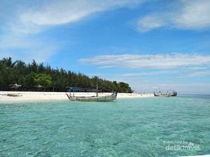 Katakan Bye Polusi Jakarta di Pantai Ini