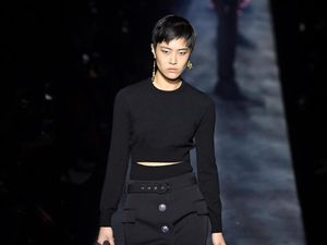 Setelah Versace, Giliran Givenchy dan Coach Minta Maaf ke China
