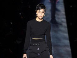 Setelah Versace, Giliran Givenchy dan Coach Minta Maaf ke China