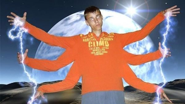 Kocaknya Editan Photoshop di Foto Profil Medsos Netizen Rusia