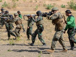 Marinir Indonesia dan AS Berlatih Tembak Tempur, Yuk Intip!