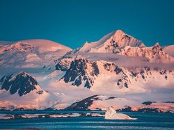 Dari Hitler Sampai UFO, Ini Deretan Konspirasi Aneh di Antartika