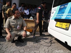 Anies Wajibkan Tiap Mobil di DKI Lulus Uji Emisi Mulai Januari 2020