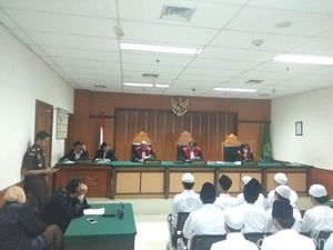 Jaksa Sebut 3 Perusuh 22 Mei Dijanjikan Rp 50 Ribu untuk Serang Bawaslu Jaksa Sebut 3 Perusuh 22 Mei Dijanjikan Rp 50 Ribu untuk Serang Bawaslu