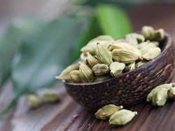 Cara Membuat Rebusan Kapulaga dan Jahe untuk Pencernaan Cara Membuat Rebusan Kapulaga dan Jahe untuk Pencernaan