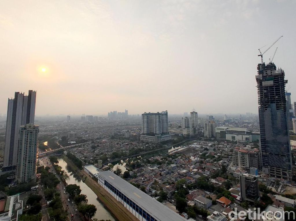 Warga Jakarta Ditaksir Kehilangan Umur 2,3 Tahun karena Polusi Warga Jakarta Ditaksir Kehilangan Umur 2,3 Tahun karena Polusi
