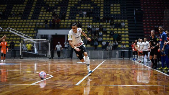 Pemain futsal Corinthians Douglas Nunes ditembak mati. (Foto: Twitter @corinthians)