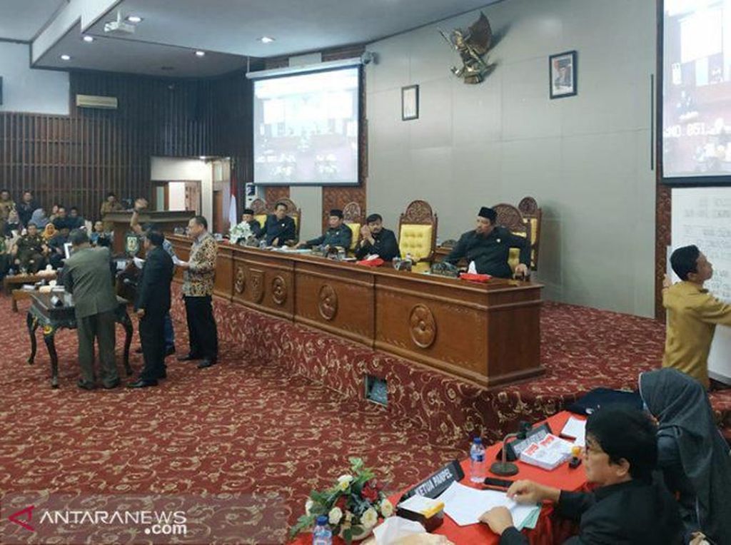 Politikus NasDem Dedy Black Menangi Pemilihan Wagub Bengkulu Politikus NasDem Dedy Black Menangi Pemilihan Wagub Bengkulu