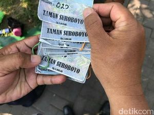 Bu Risma... Jukir Liar di Taman Suroboyo Banyak Dikeluhkan Warga
