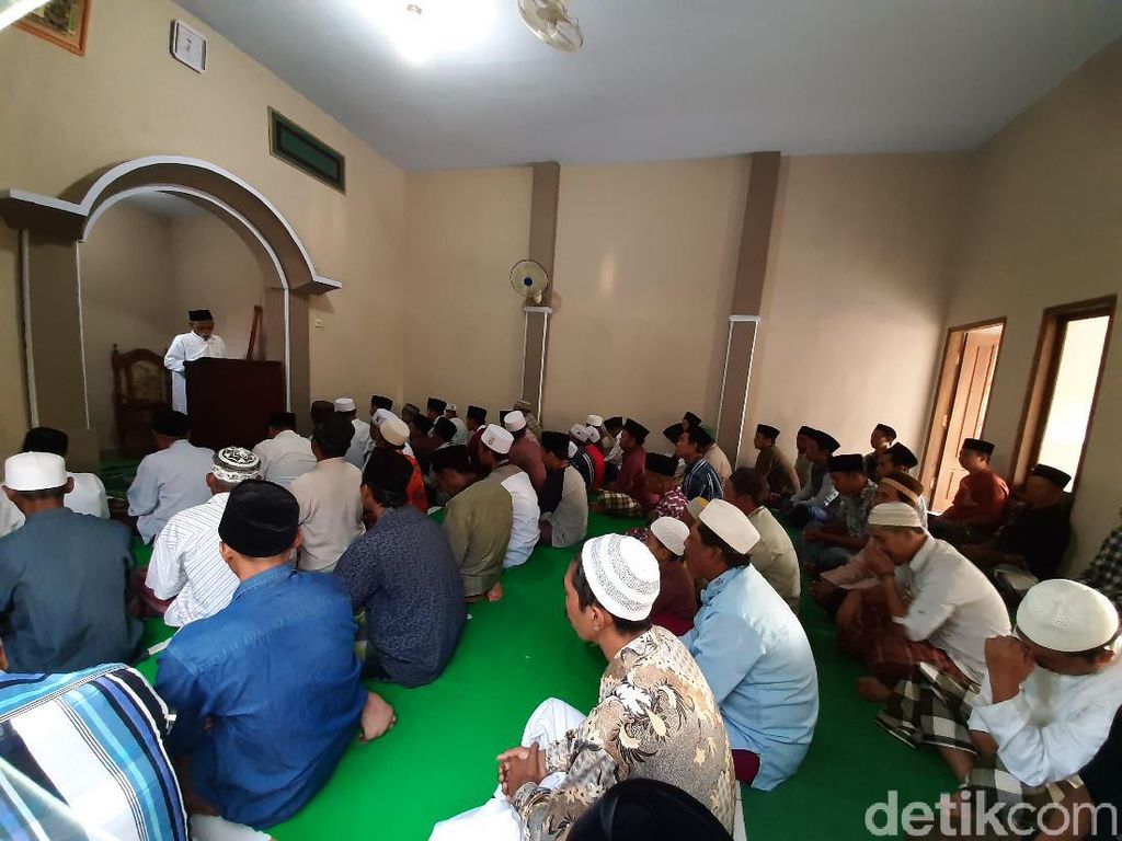 Penganut Islam Aboge di Probolinggo Salat Idul Adha Hari Ini Penganut Islam Aboge di Probolinggo Salat Idul Adha Hari Ini