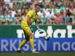 Jordan Pickford dinilai pantas jadi kiper terbaik Liga Inggris pekan ini, usai membantu Everton lolos dari terkaman Crystal Palace. Everton bermain imbang 0-0 setelah menghabiskan 15 menit terakhir dengan 10 orang menyusul kartu merah Morgan Schneiderlin. (Foto: Cathrin Mueller/Getty Images)