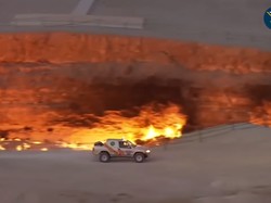 Ketika Seorang Presiden Ngedrift di Gerbang Neraka