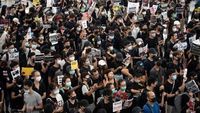 Demonstran Kembali Banjiri Bandara Hong Kong, Penumpang Marah