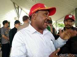 Bupati Puncak Kutuk Pelaku Penembakan Briptu Heidar