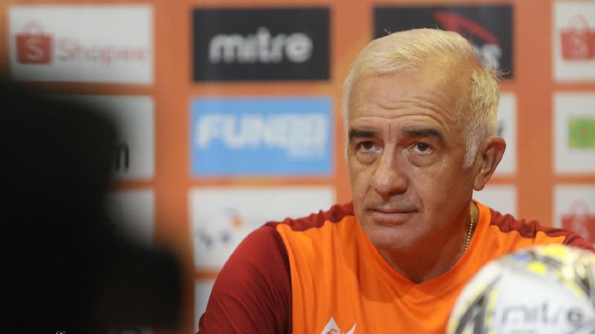 Mario Gomez saat menangani Borneo FC pada musim lalu. (Foto: dok. Liga Indonesia)